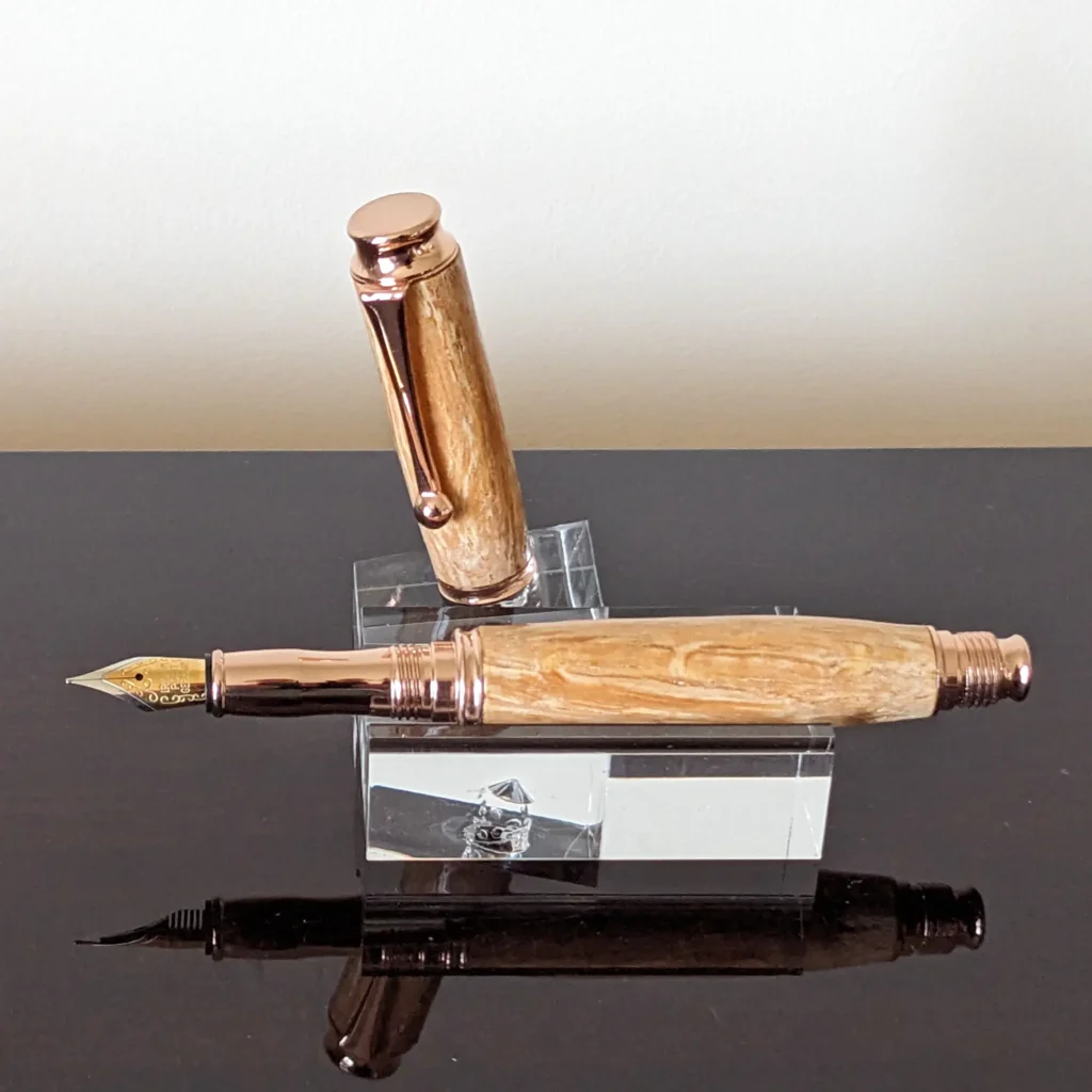 527 Oak Fountain Pen with Rose Gold Fittings