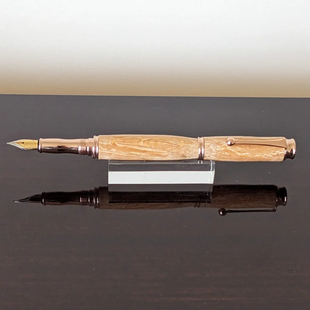 527 Oak Fountain Pen with Rose Gold Fittings