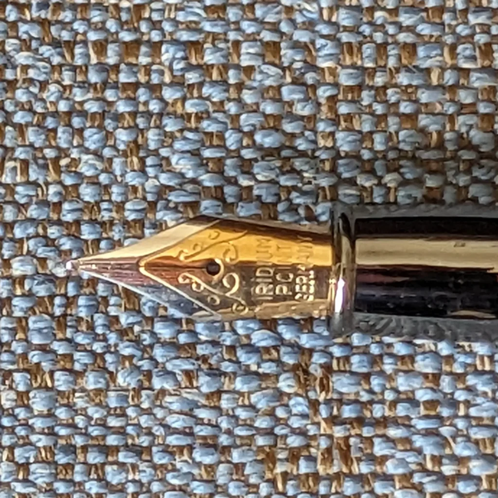 538 Ash Fountain Pen with Gun Metal Fittings