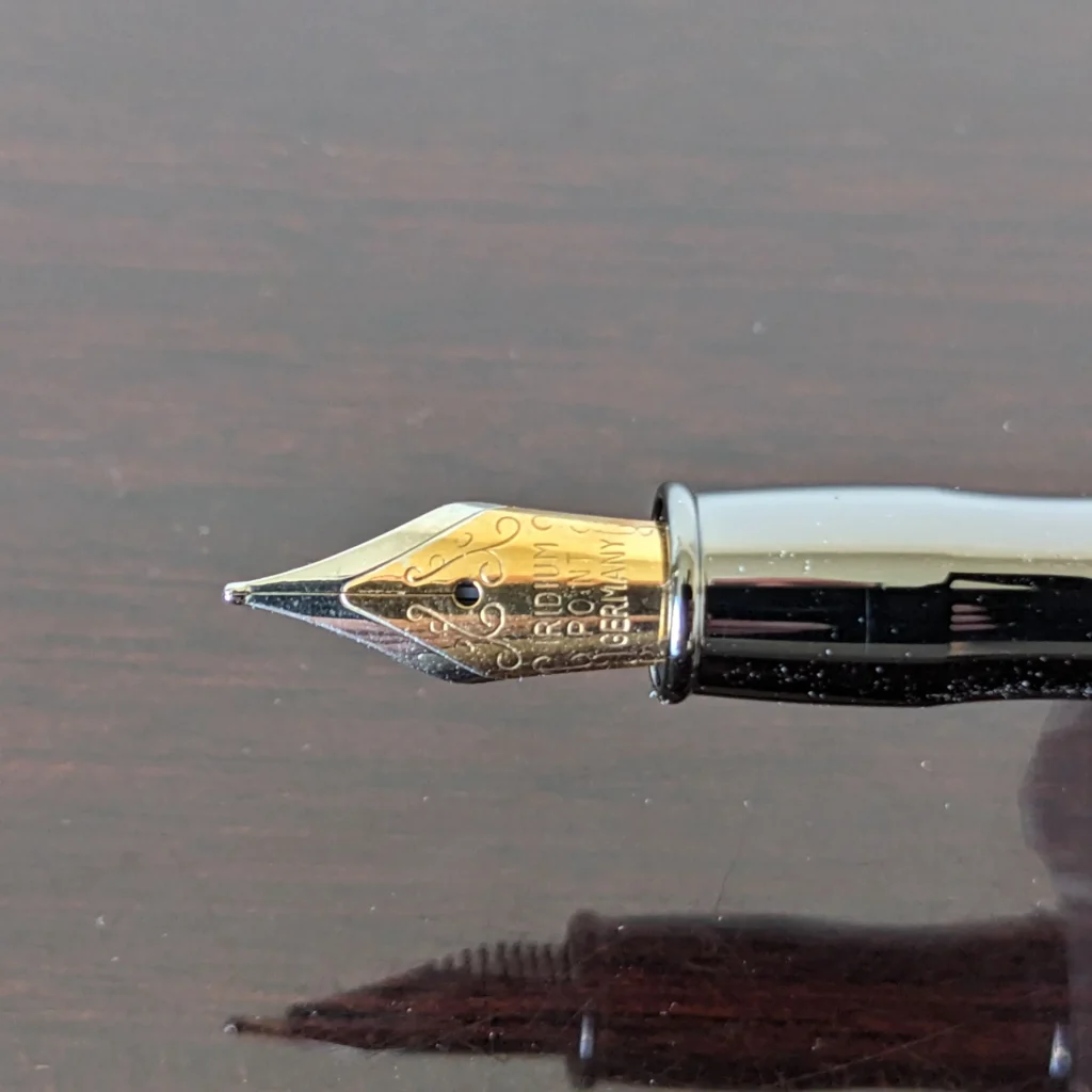 565 Medlar Fountain Pen with Gun Metal Fittings
