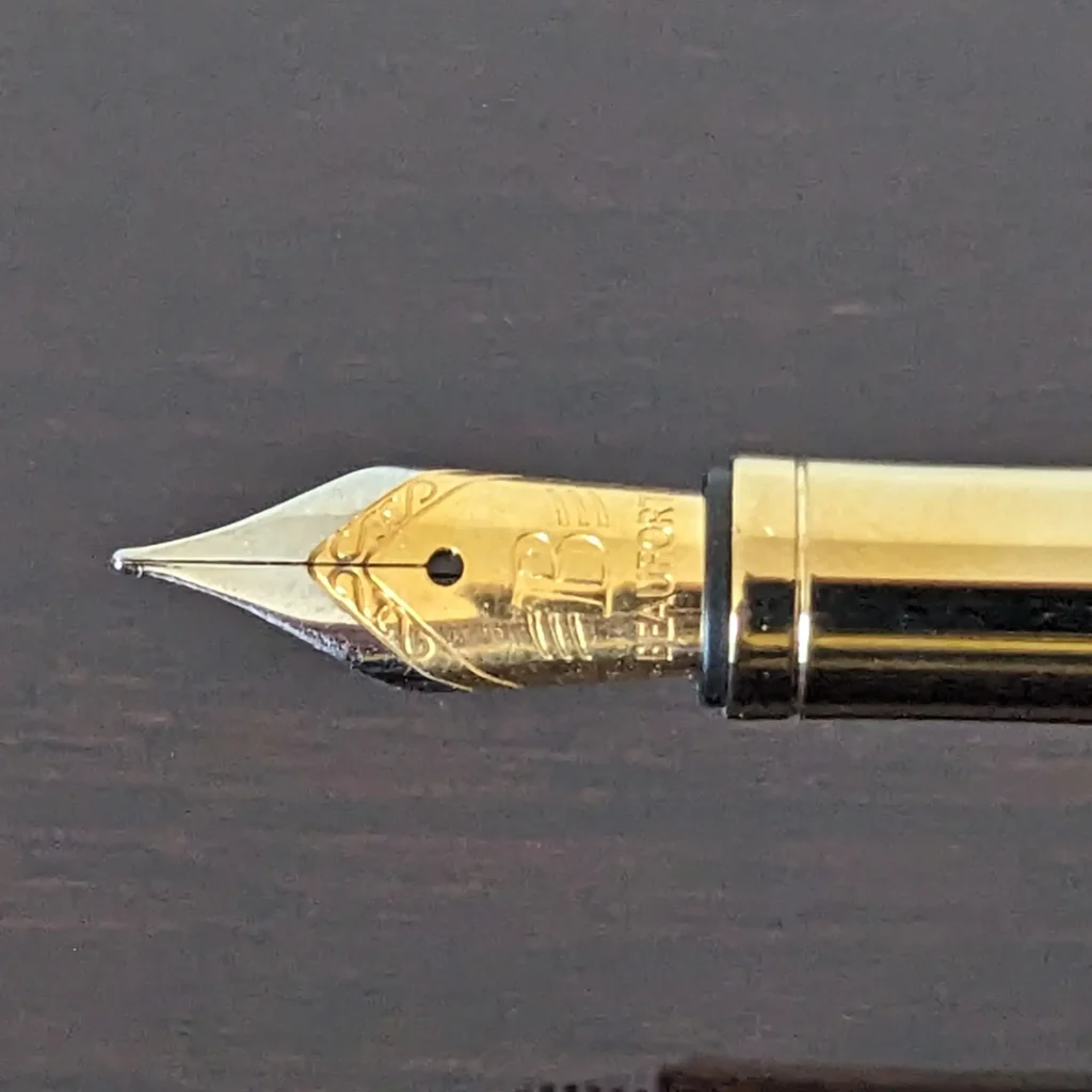 589 Brazilian Mahogany Fountain Pen with Gold and Black Fittings
