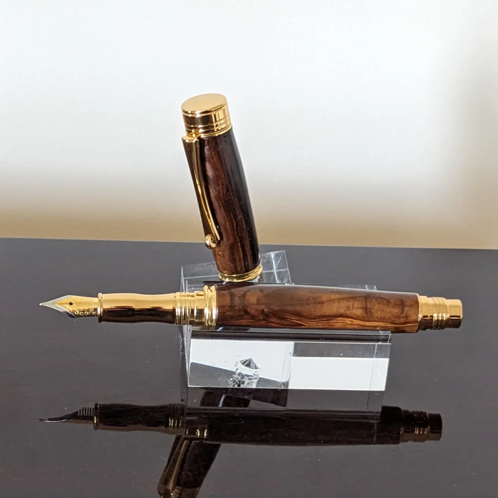 635 Brown Oak Fountain Pen with Gold Plated Fittings