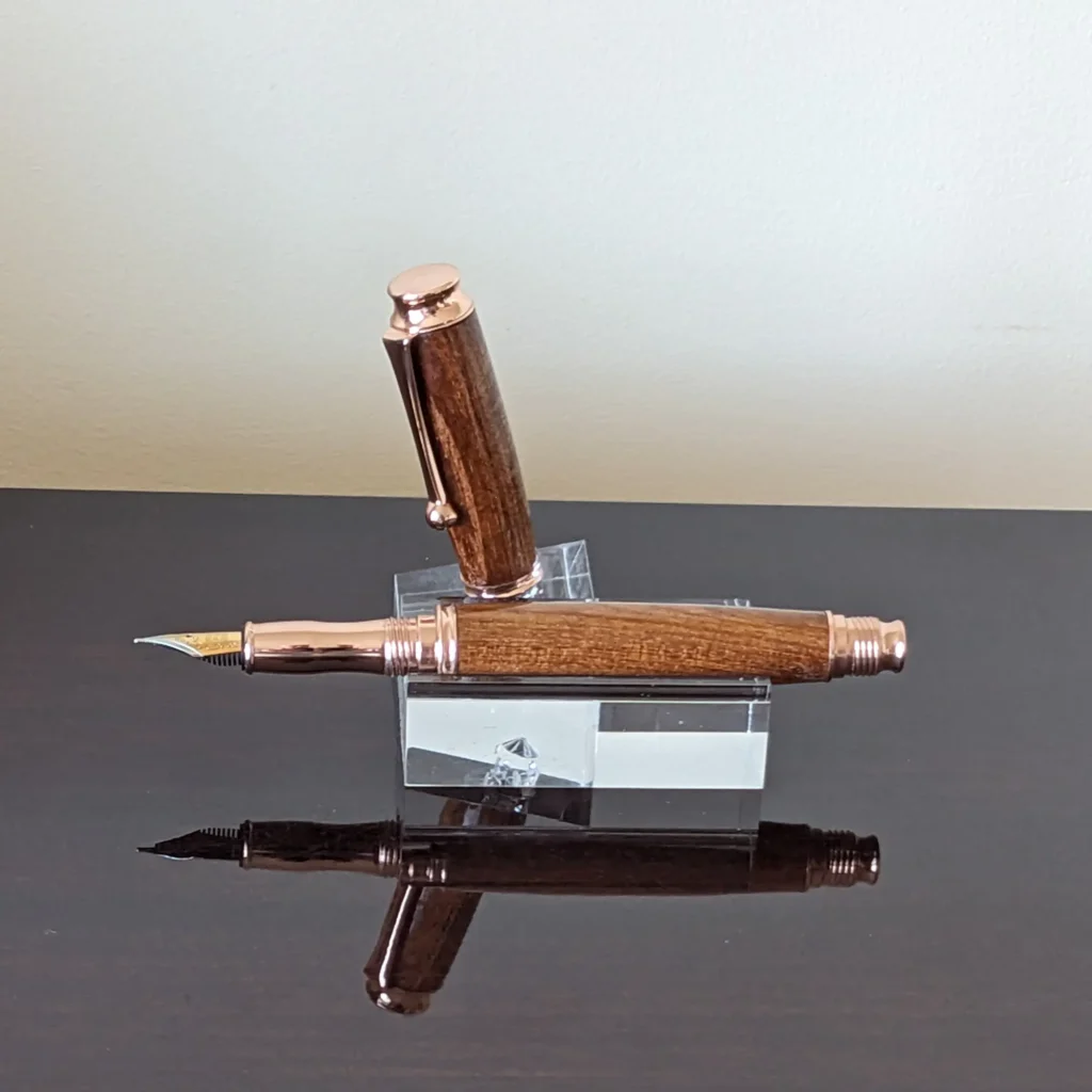 669 Enju Fountain Pen with Rose Gold Fittings