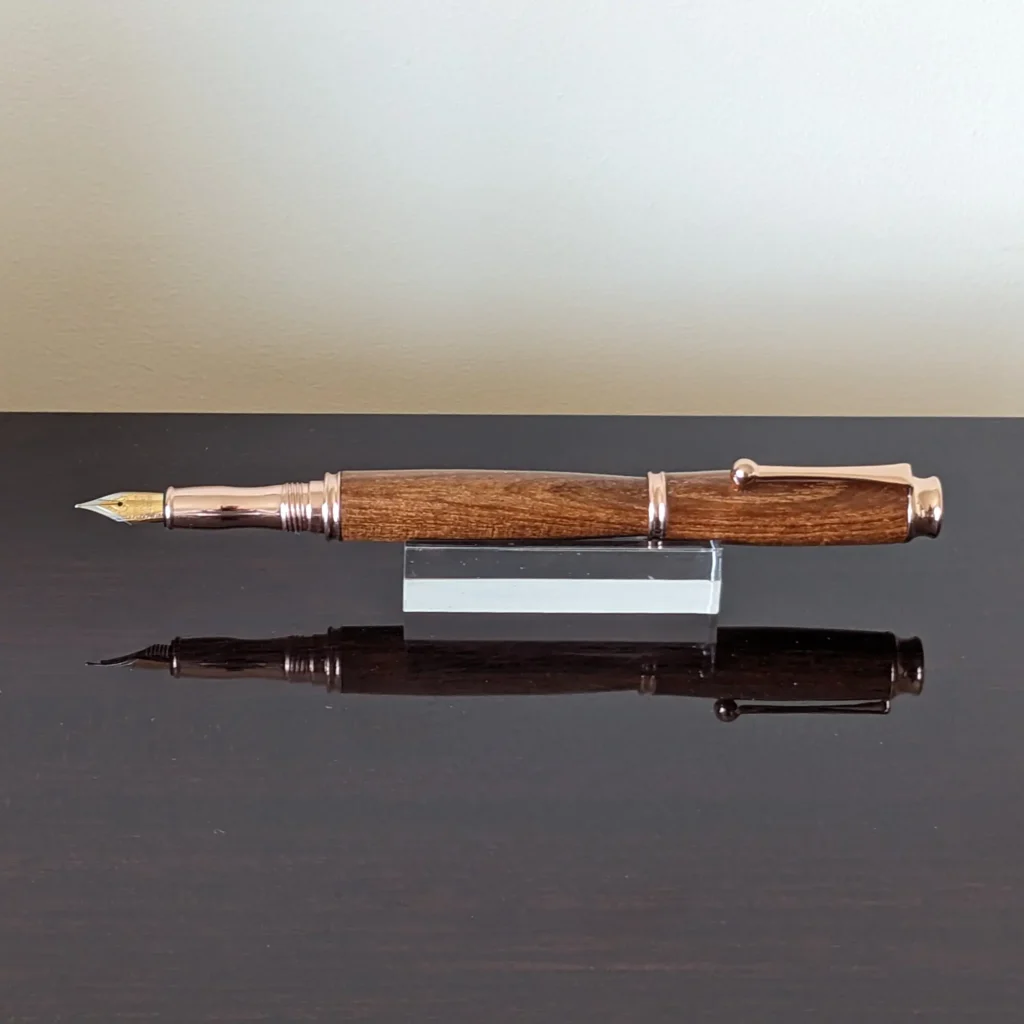 669 Enju Fountain Pen with Rose Gold Fittings