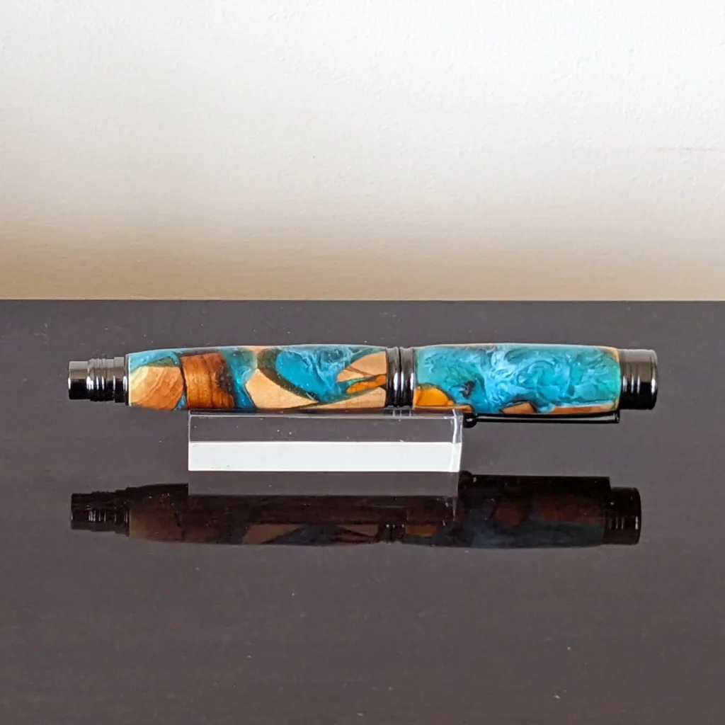 699 Driftwood Fountain Pen with Gun Metal Plated Fittings