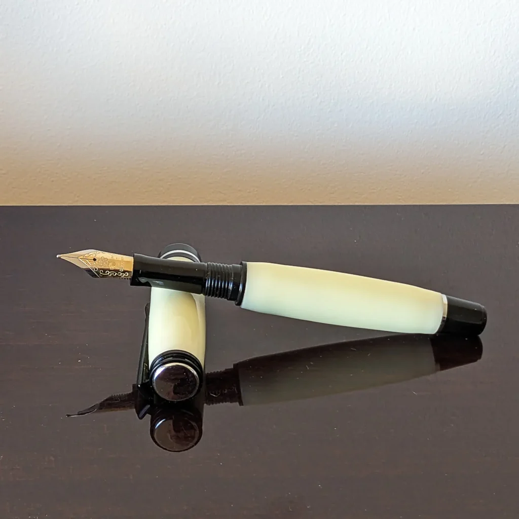 White Resin Fountain Pen with Black Chrome Fittings (804)