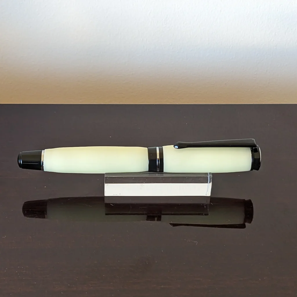 White Resin Fountain Pen with Black Chrome Fittings (804)