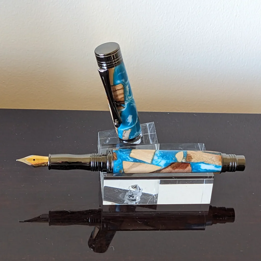 Driftwood Fountain Pen with Gun Metal Fittings (844)