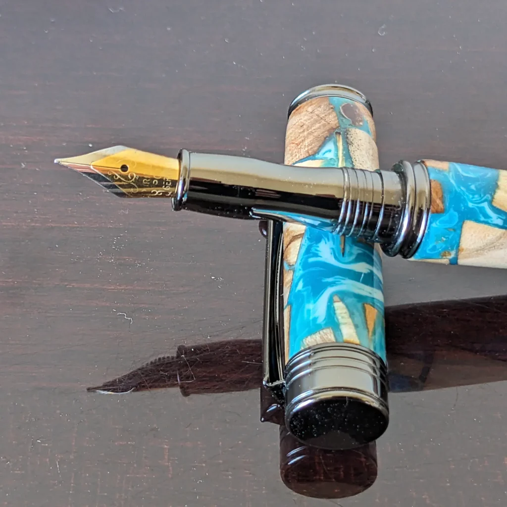 Driftwood Fountain Pen with Gun Metal Fittings (844)