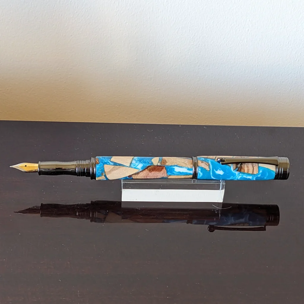 Driftwood Fountain Pen with Gun Metal Fittings (844)