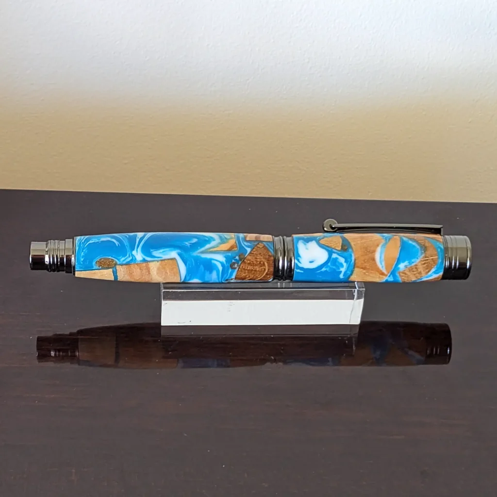 Driftwood Fountain Pen with Gun Metal Plate Fittings (858)
