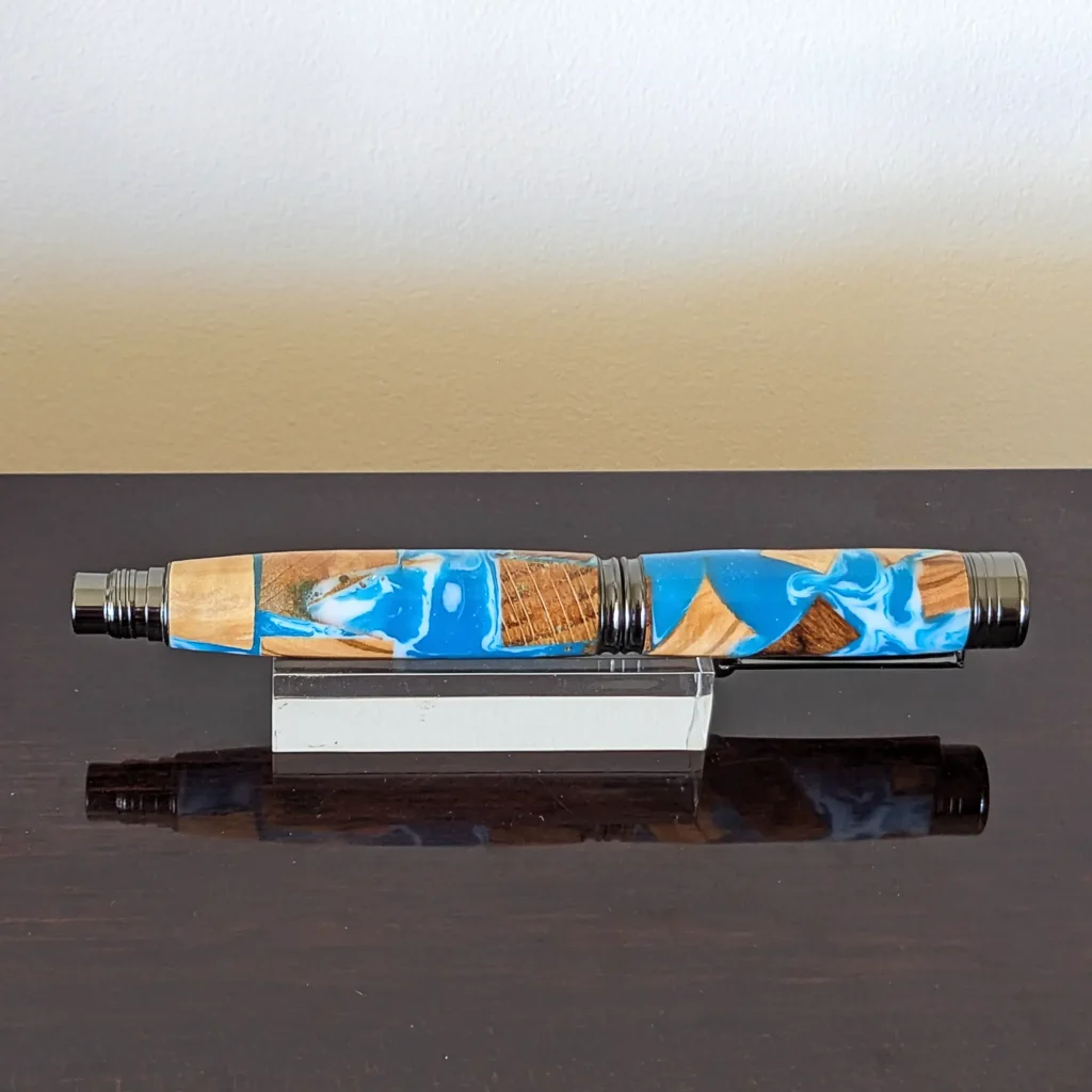 Driftwood Fountain Pen with Gun Metal Plate Fittings (858)