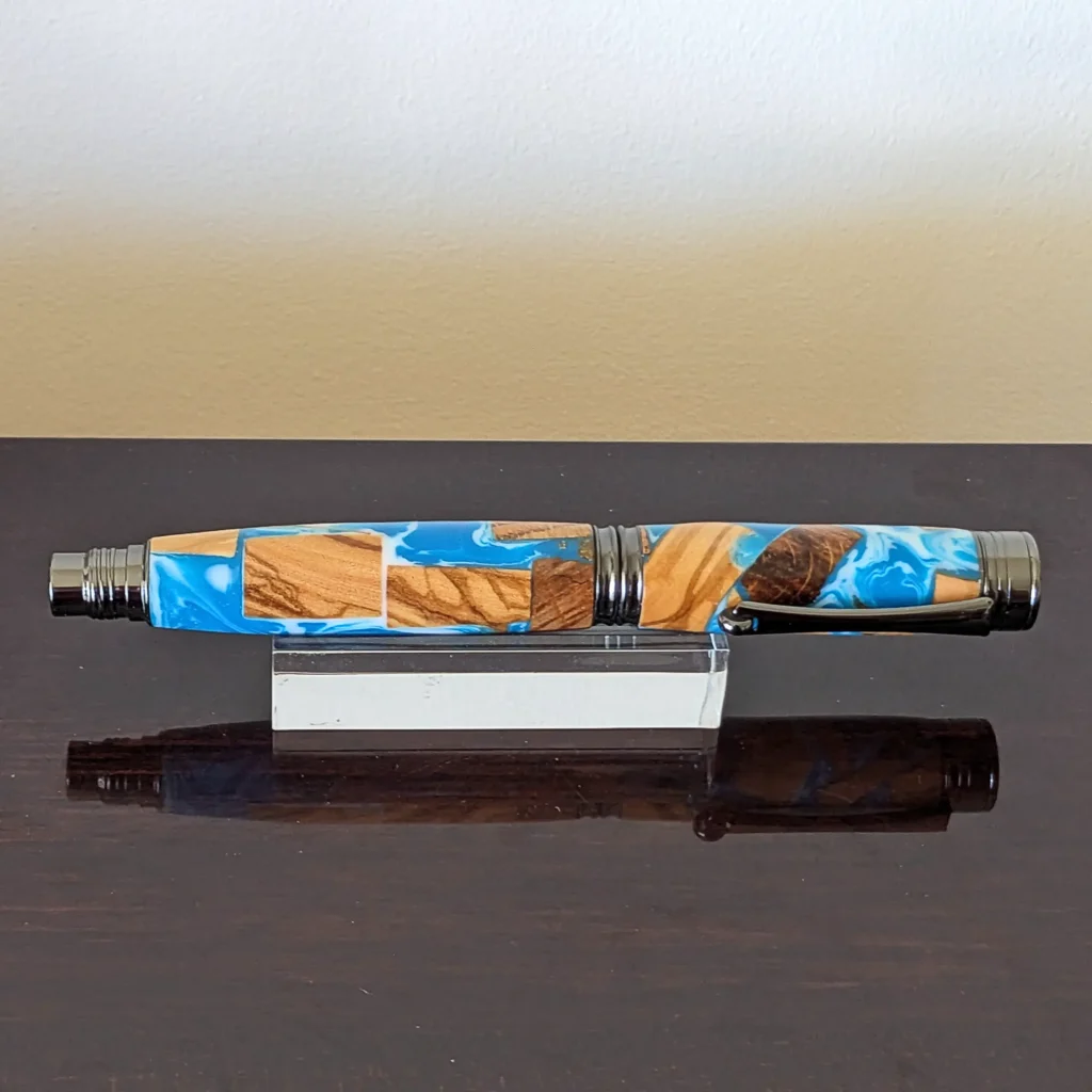 Driftwood Fountain Pen with Gun Metal Plate Fittings (858)