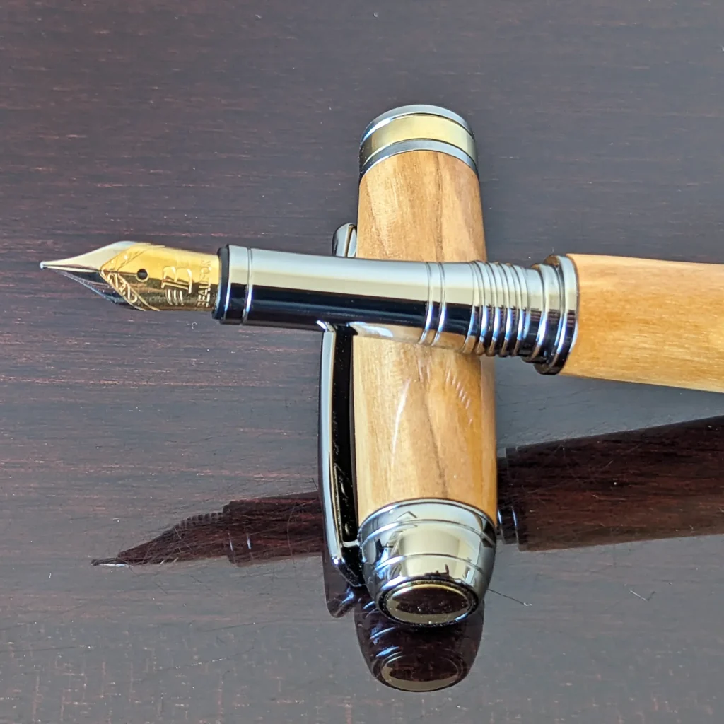 Top Quality Olive Fountain Pen with Black Titanium and Gold Plated Fittings (863)