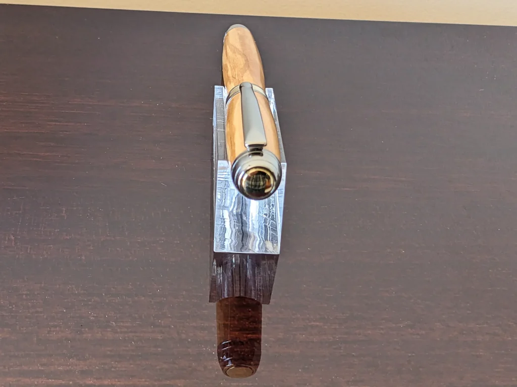 Top Quality Olive Fountain Pen with Black Titanium and Gold Plated Fittings (863)