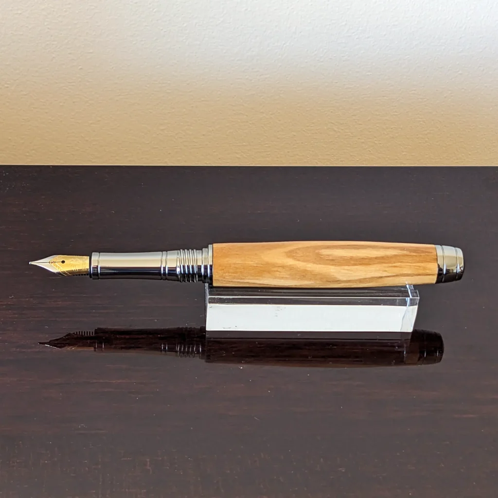 Top Quality Olive Fountain Pen with Black Titanium and Gold Plated Fittings (863)