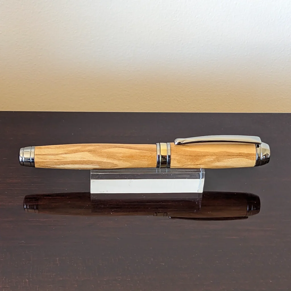 Top Quality Olive Fountain Pen with Black Titanium and Gold Plated Fittings (863)