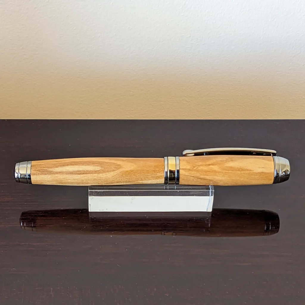 Top Quality Olive Fountain Pen with Black Titanium and Gold Plated Fittings (863)