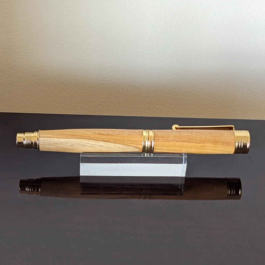 Olive Fountain Pen with Gold Plated Fittings (880)