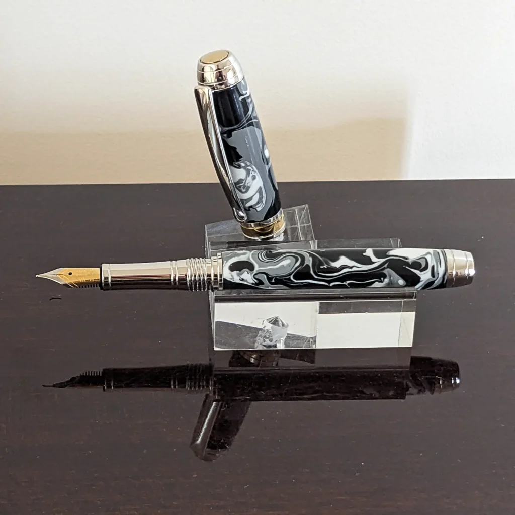 Black and White Quality Fountain Pen with Rhodium and Titanium Gold Fittings (894)