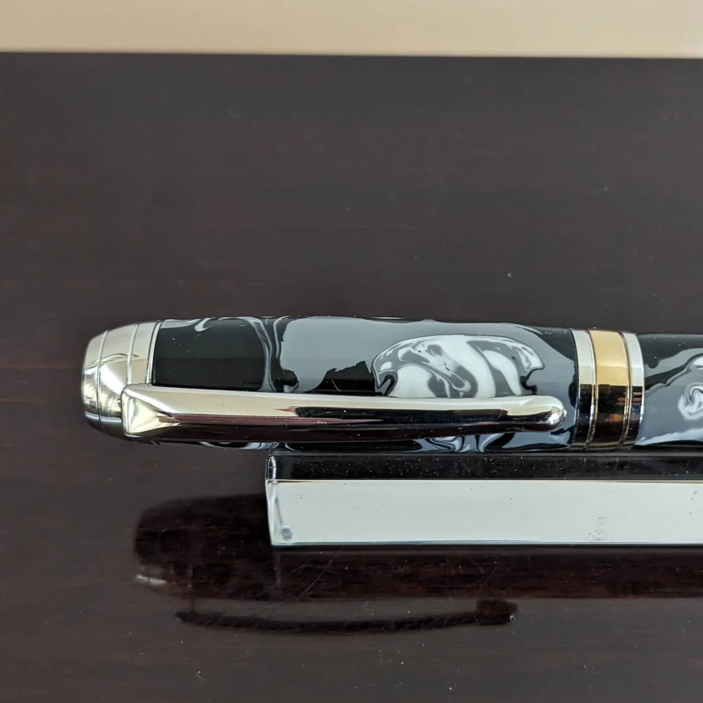 Black and White Quality Fountain Pen with Rhodium and Titanium Gold Fittings (894)