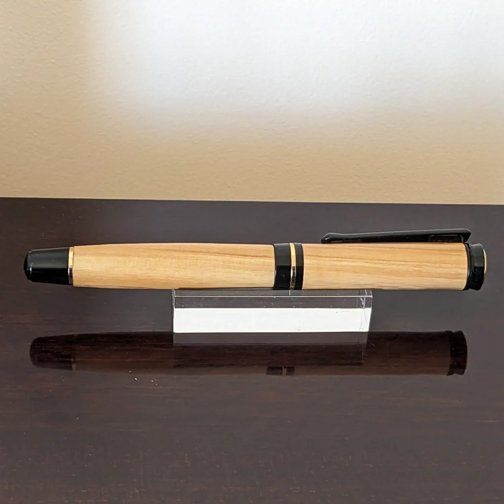 Olive Fountain Pen with Black Chrome and Gold Fittings (931)