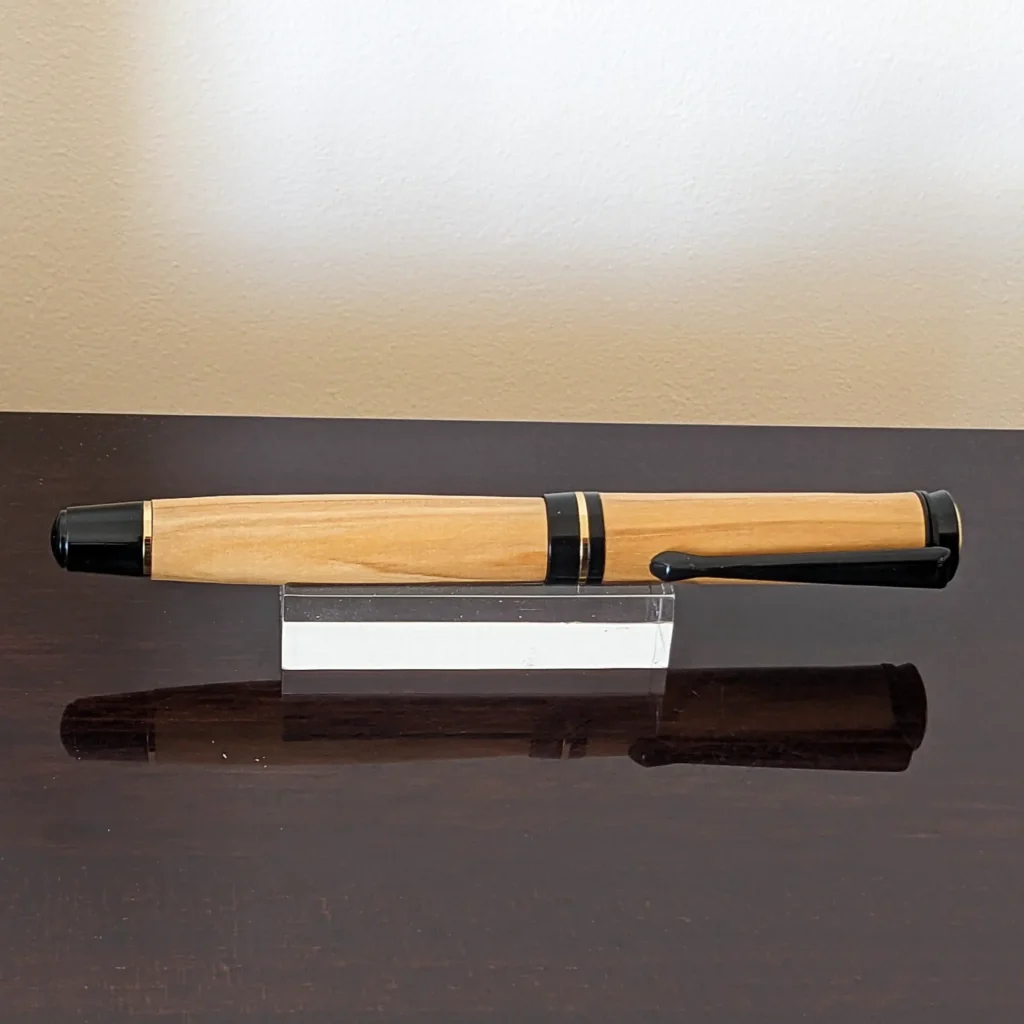 Olive Fountain Pen with Black Chrome and Gold Fittings (931)