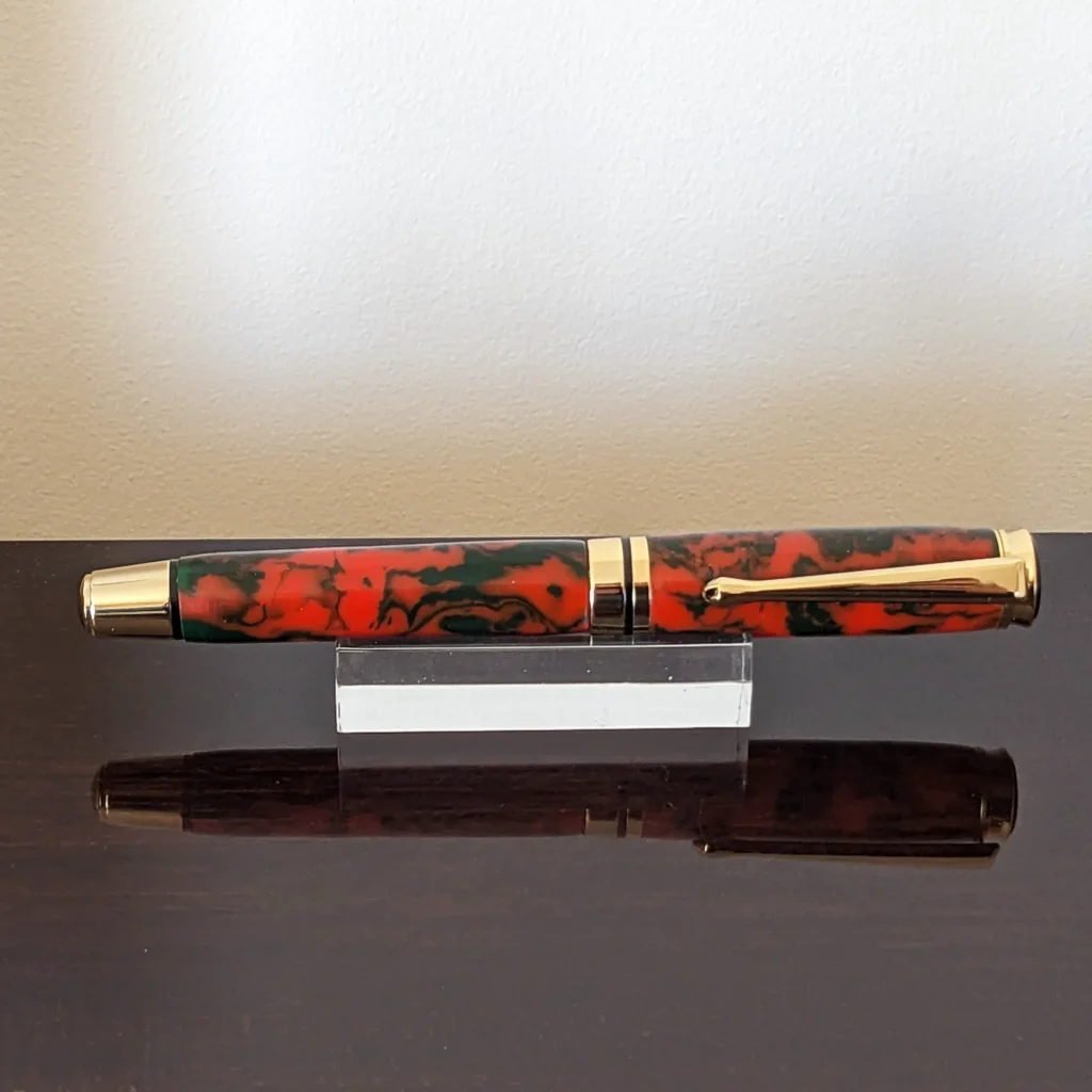 Red and Black Fountain Pen with Gold and Black Fittings (932)
