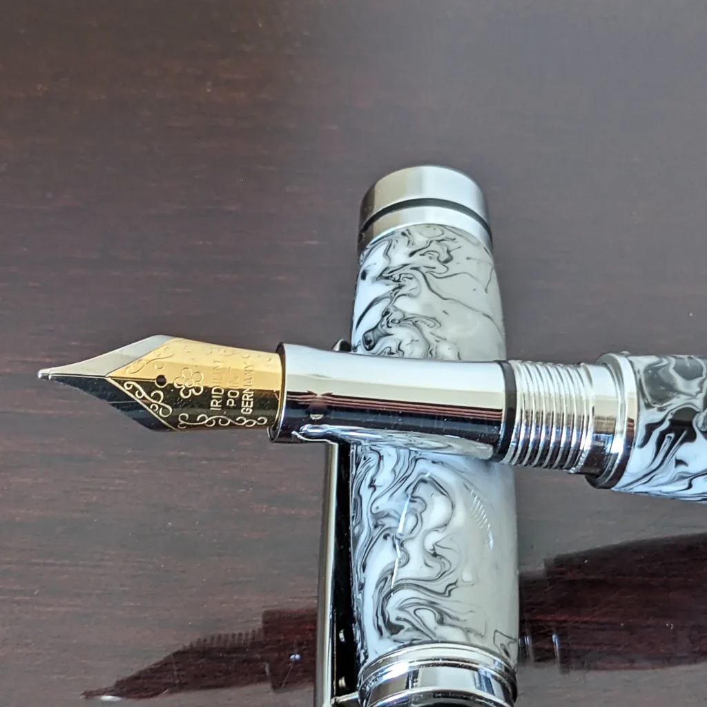 Black and White Fountain Pen with Chrome and Black Fittings (933)