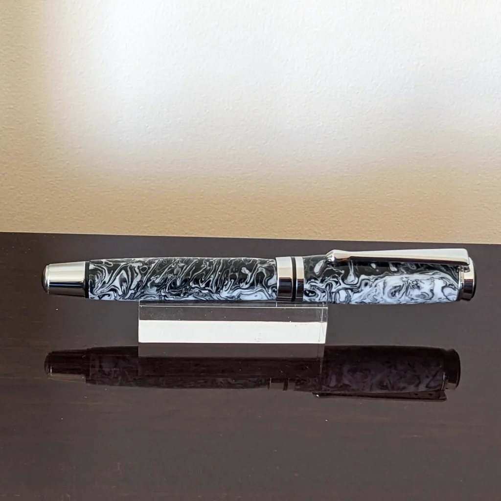Black and White Fountain Pen with Chrome and Black Fittings (933)