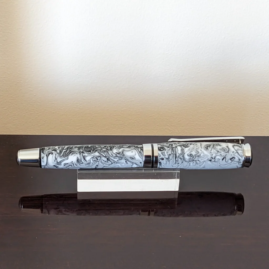 Black and White Fountain Pen with Chrome and Black Fittings (933)