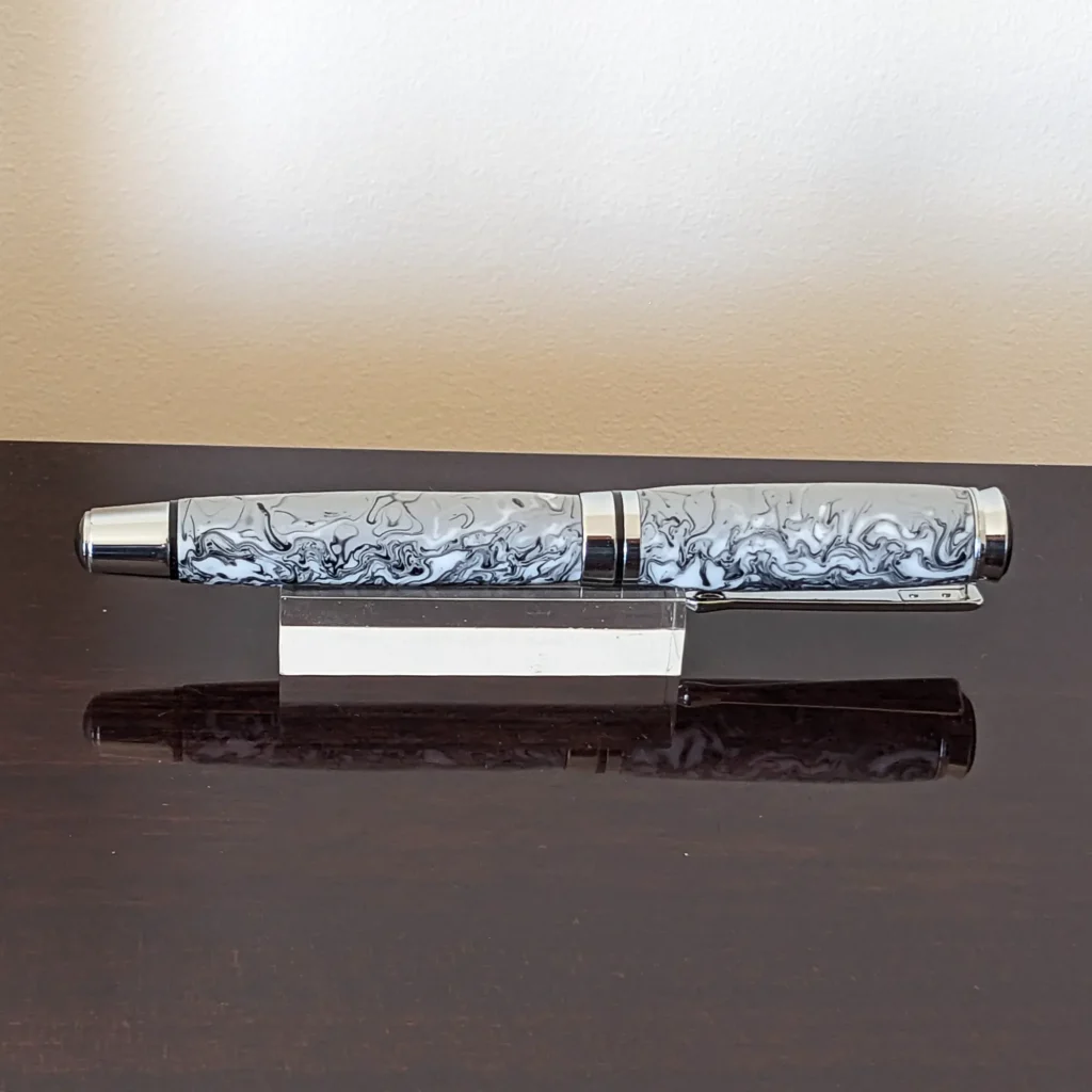 Black and White Fountain Pen with Chrome and Black Fittings (933)