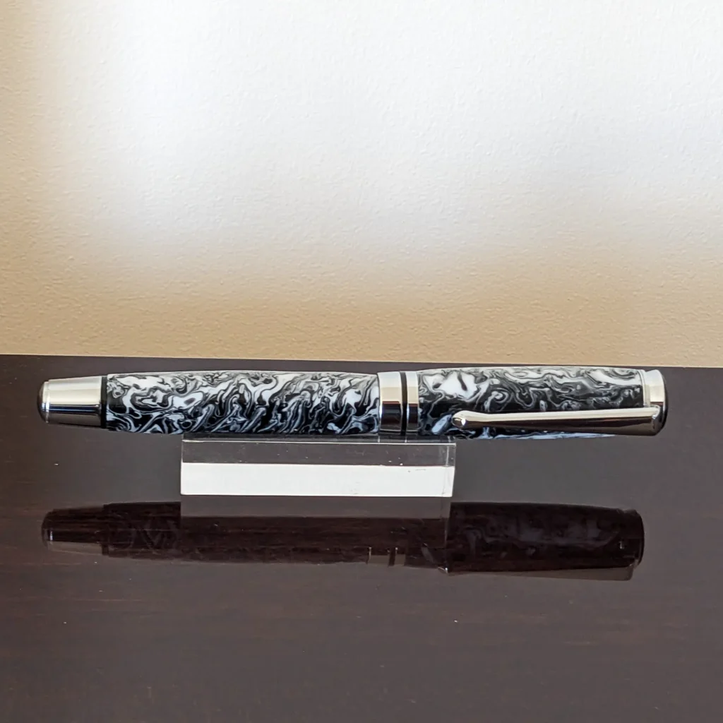 Black and White Fountain Pen with Chrome and Black Fittings (933)