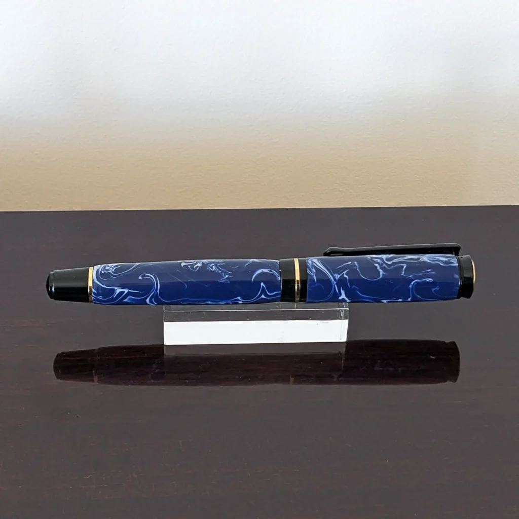 Blue and White Fountain Pen with Black and Gold Fittings (935)