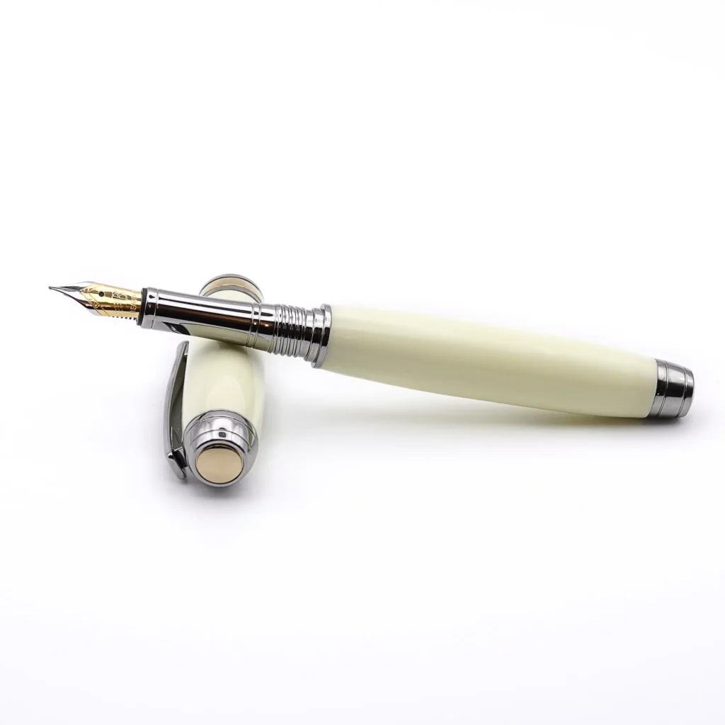 Ivory Resin Luxury Fountain Pen with Black Titanium and Gold Plated Fittings (865)