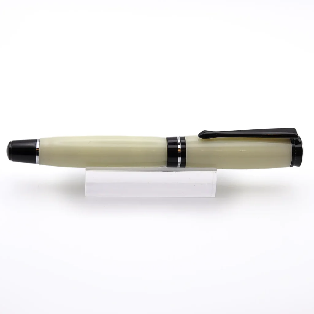 Ivory Coloured Fountain Pen with Black and Chrome Fittings (804)