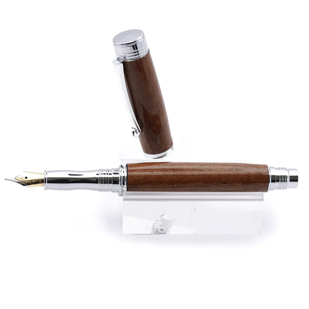 Walnut Fountain Pen with Chrome Plated Fittings (941)