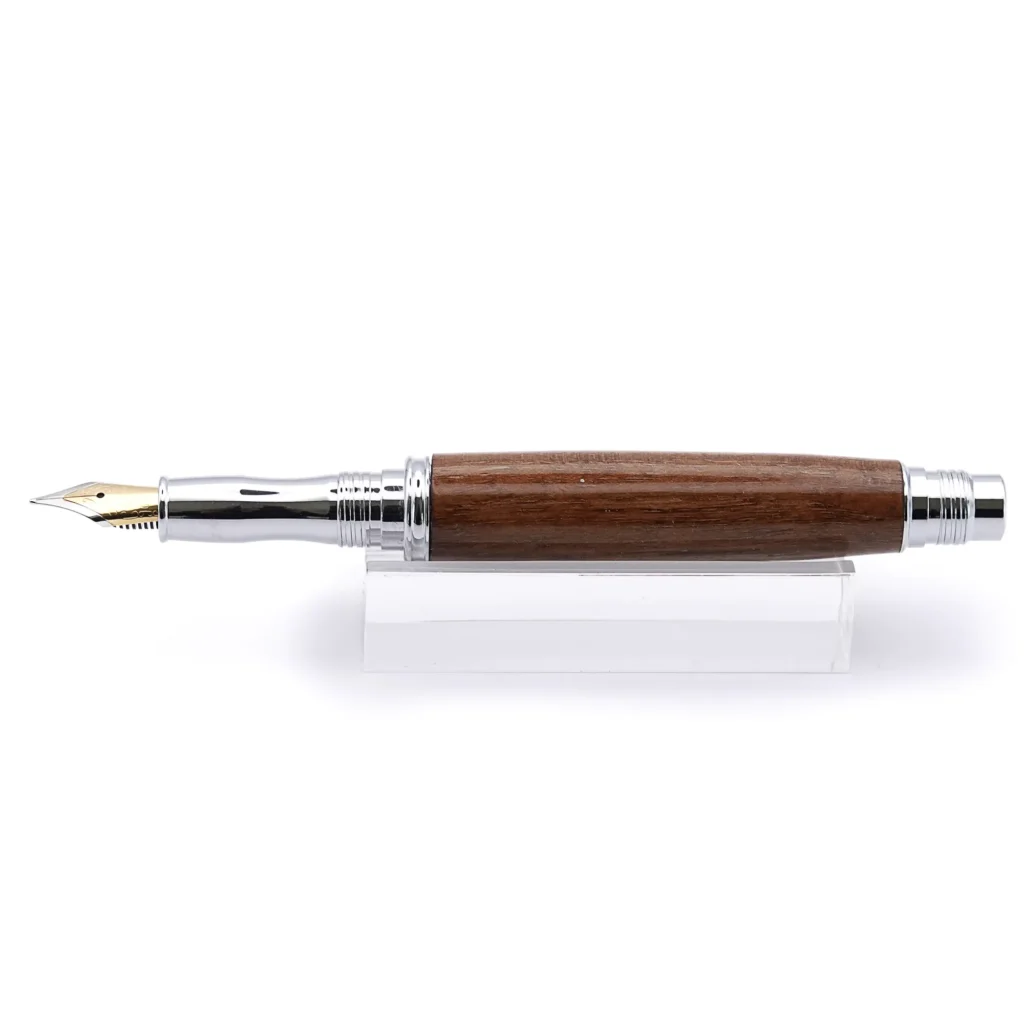 Walnut Fountain Pen with Chrome Plated Fittings (941)