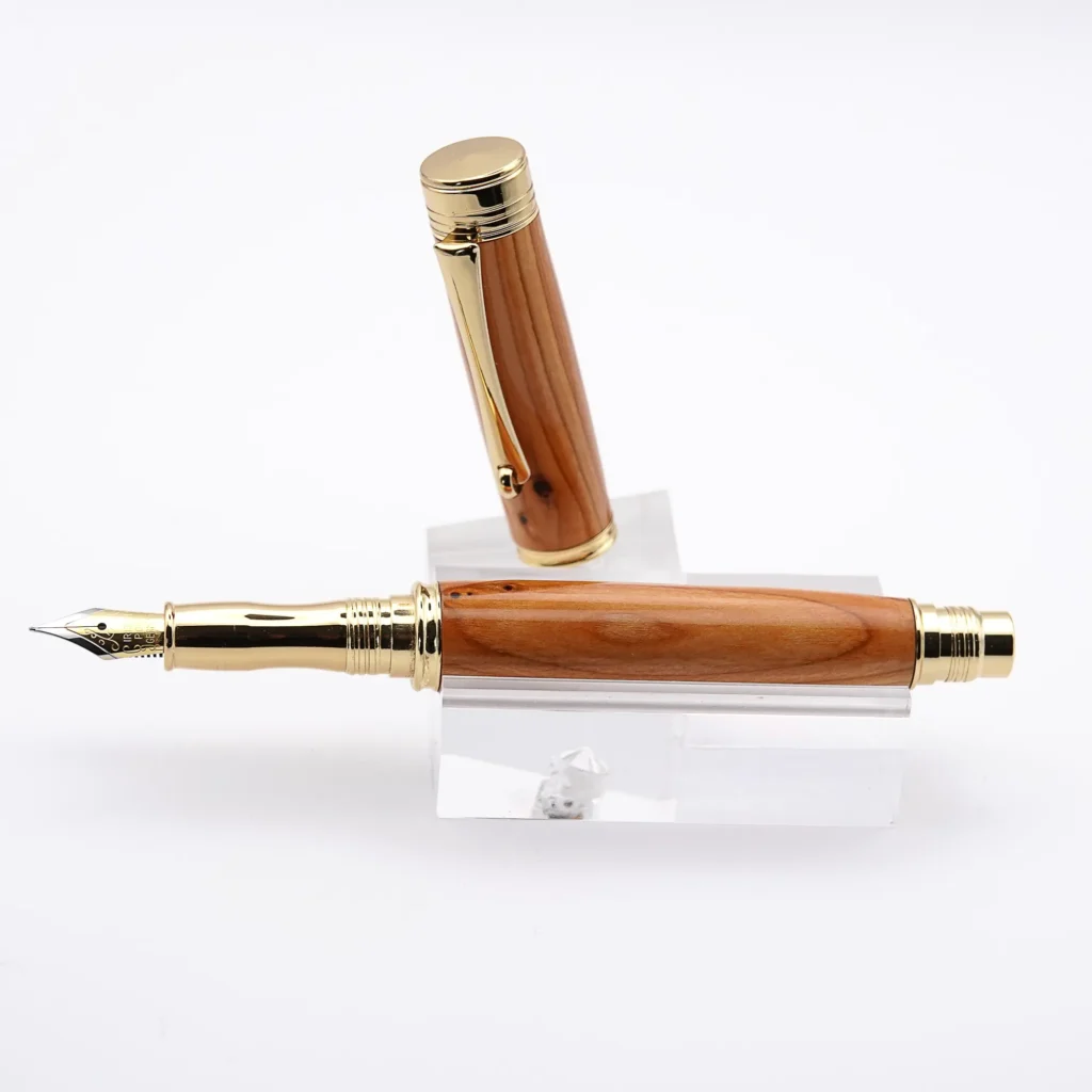 English Yew Fountain Pen with Gold Plated Fittings (977)
