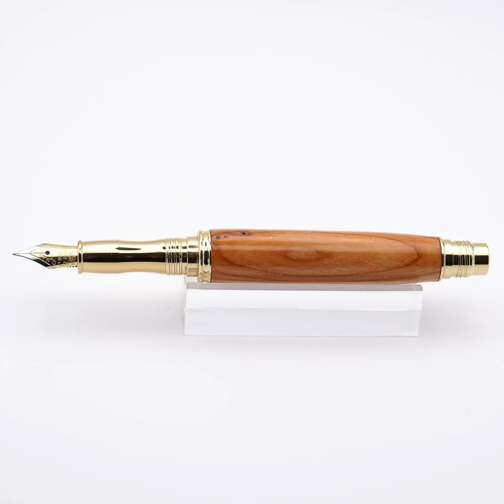 English Yew Fountain Pen with Gold Plated Fittings (977)