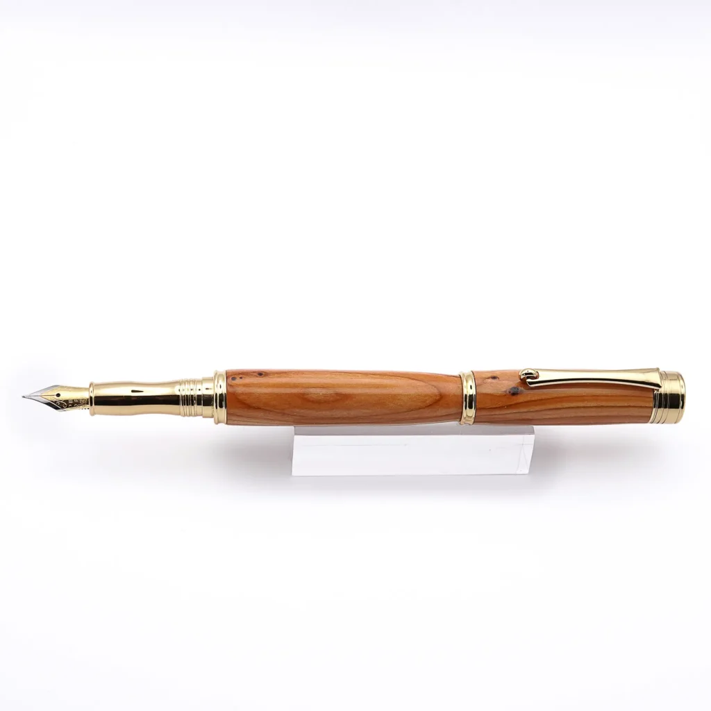 English Yew Fountain Pen with Gold Plated Fittings (977)