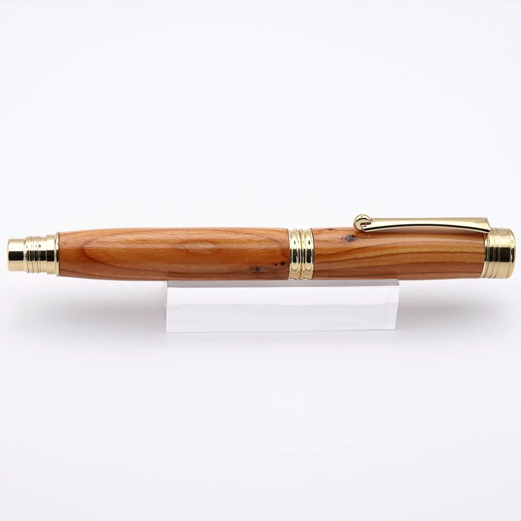 English Yew Fountain Pen with Gold Plated Fittings (977)