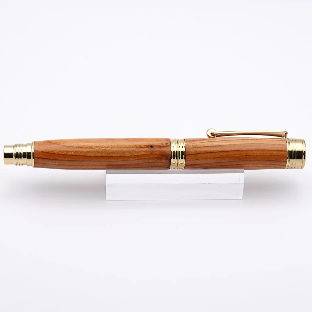 English Yew Fountain Pen with Gold Plated Fittings (977)