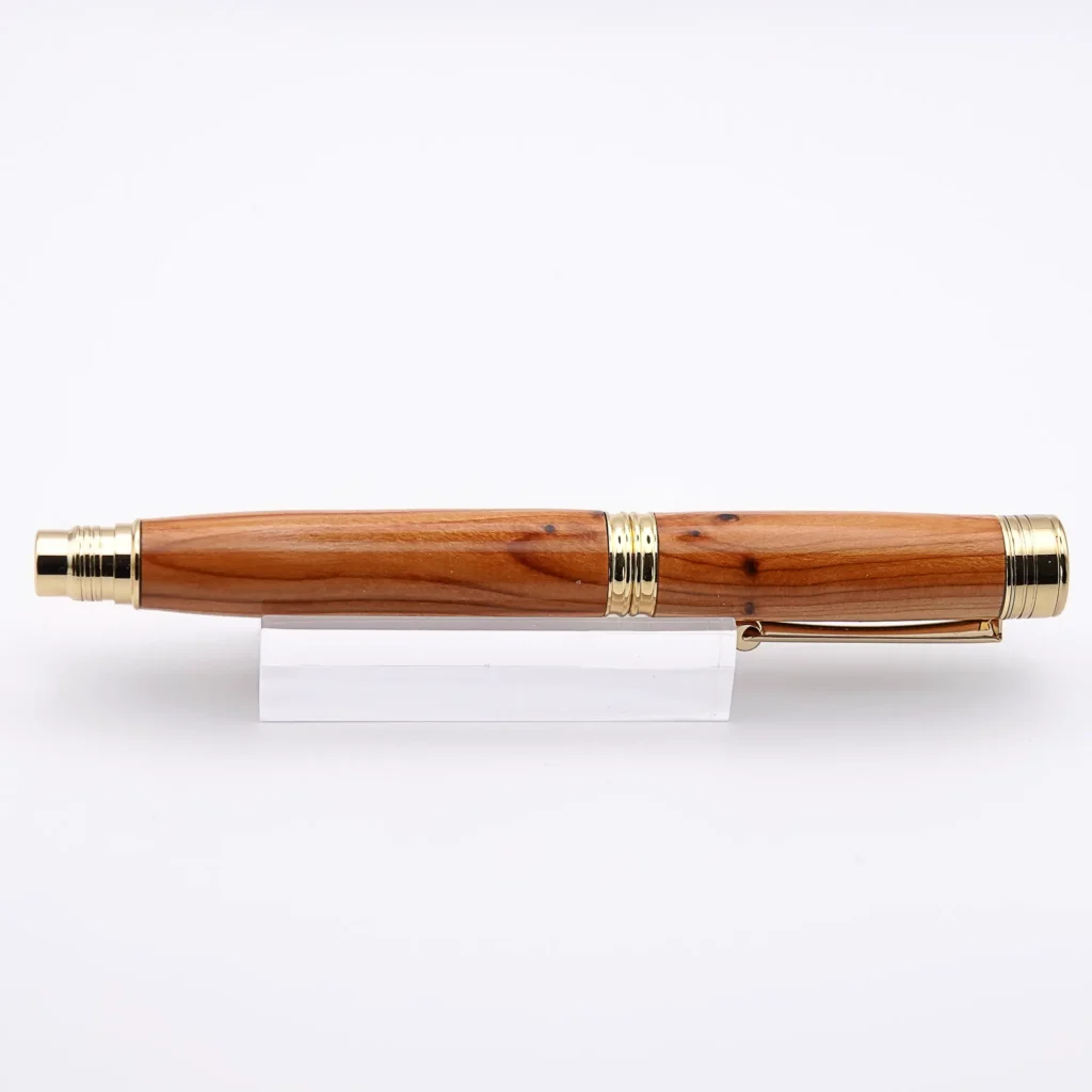 English Yew Fountain Pen with Gold Plated Fittings (977)