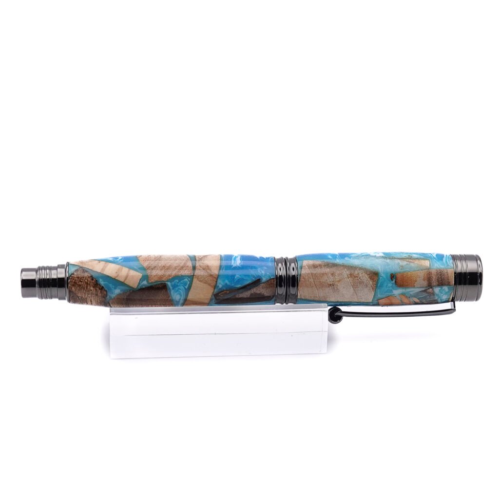 Driftwood Fountain Pen with Gun Metal Fittings (1033)