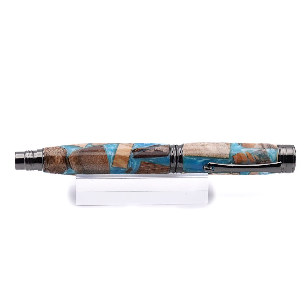Driftwood Fountain Pen with Gun Metal Fittings (1033)