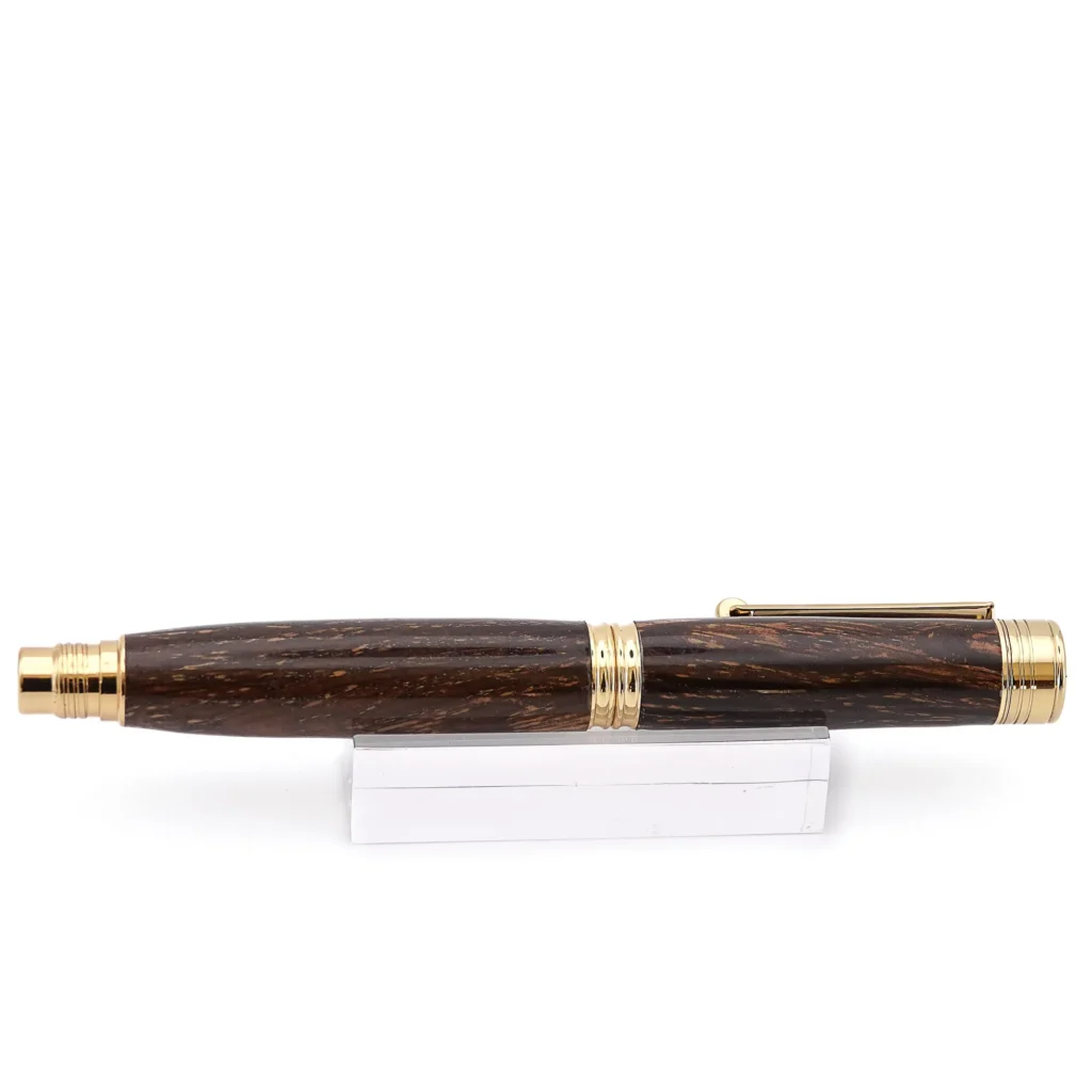 Speckled Brown Oak Fountain Pen with Gold Plated Fittings (1052)