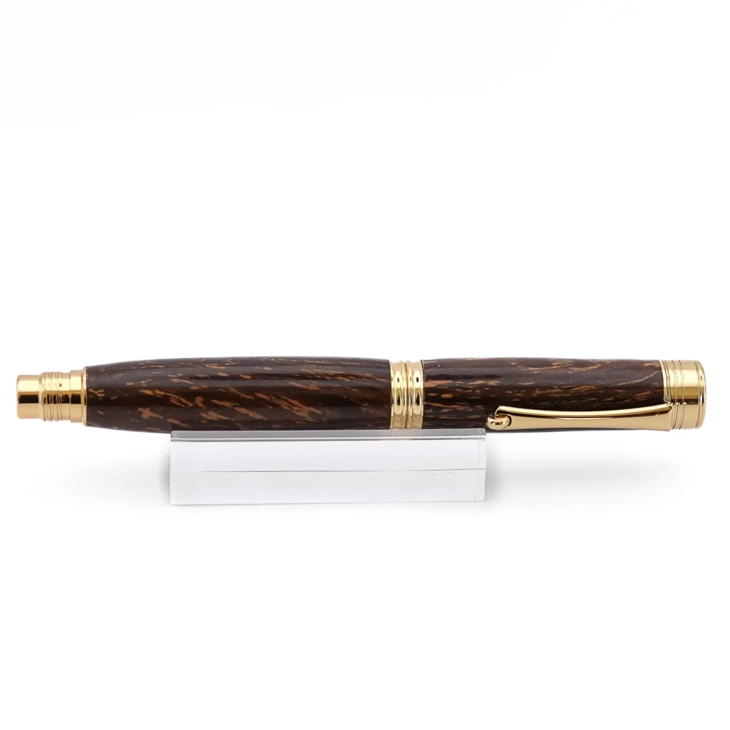 Speckled Brown Oak Fountain Pen with Gold Plated Fittings (1052)
