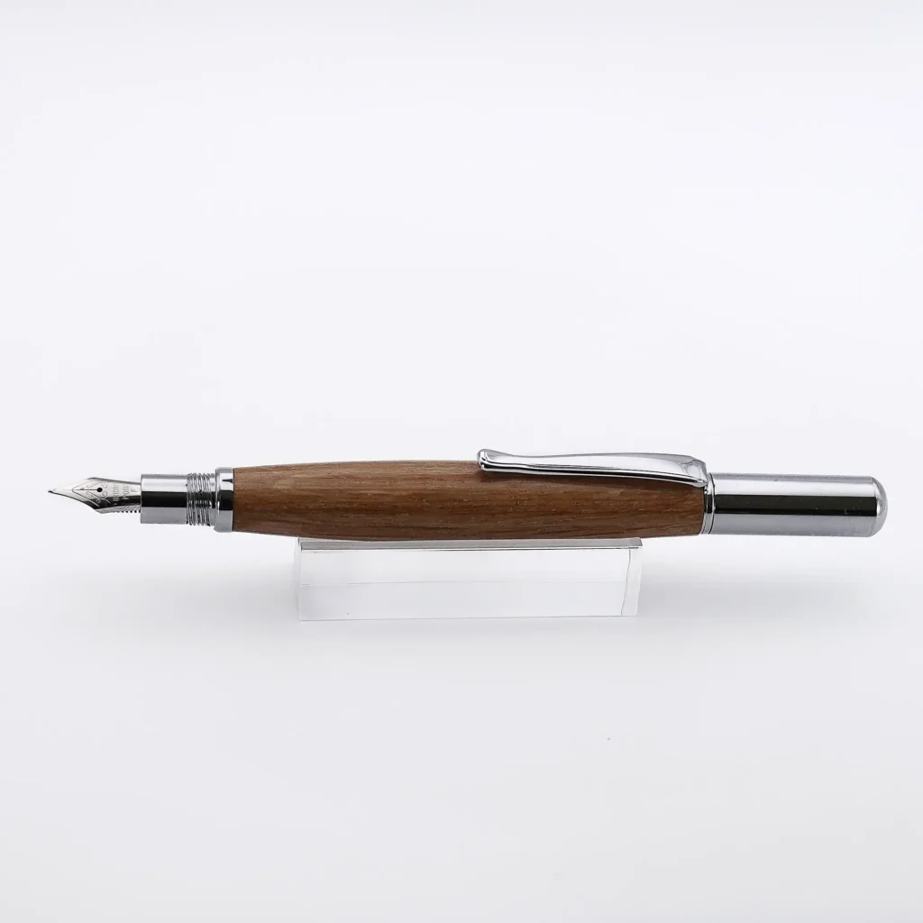Oak Fountain Pen With Chrome Fittings (1124)