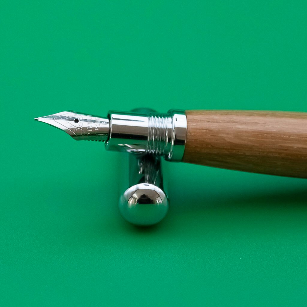 Oak Fountain Pen With Chrome Fittings (1124)